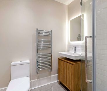 Beautiful top floor apartment in the heart of Harpenden - Photo 5
