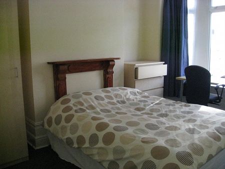 5 Bed Student Accommodation Southsea Portsmouth - Photo 2