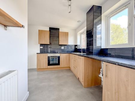 2 bedroom maisonette to rent - Photo 3
