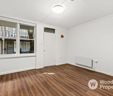 Stylish Studio Living in the Heart of St Kilda - Photo 5