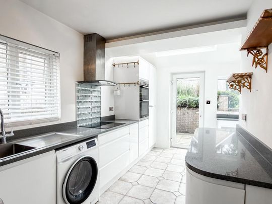 3 bedroom detached house to rent - Photo 1