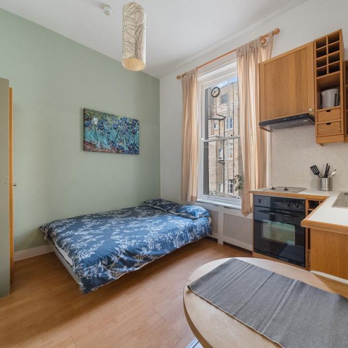 Studio to rent - Photo 1