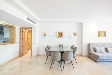 Apartment for rent in Estepona - Photo 3