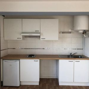 Location Appartement 1 pièce 28m² MONT DE MARSAN 40000 - Photo 2