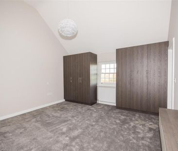 4 bedroom semi-detached house to rent - Photo 2