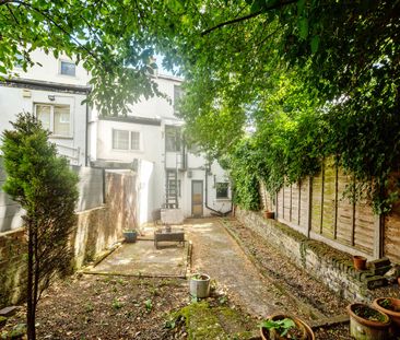 🏡 Modern Flat with Balcony in London Fields 🏡 - Photo 5