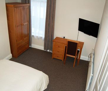 4 bedroom terraced house to rent - Photo 6