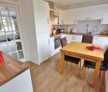 Grantham Avenue, Hamble, Southampton, Hampshire, SO31 - Photo 3