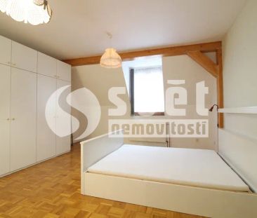 Pronájem podkrovního bytu 1+KK v historickém centru Prostějova - Photo 2