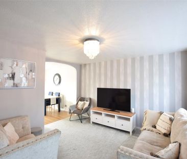 3 bedroom end of terrace house to rent - Photo 4
