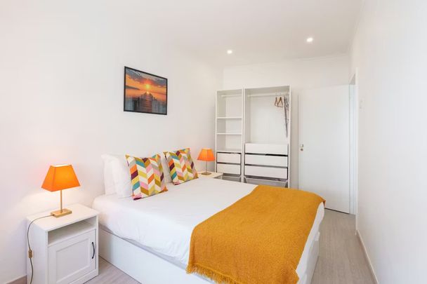 Rua Elias Garcia, Vila Nova de Gaia, Porto 4430-091 - Photo 1