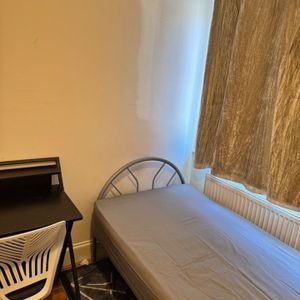 Room in a Shared House, Northumberland Road, E17 - Photo 2