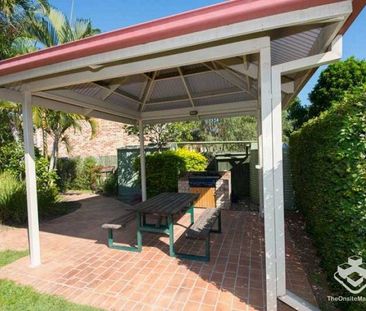 Fully Furnished 3 Bedroom Townhouse in Sunnybank - Photo 2