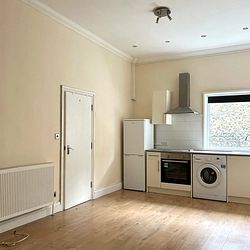 Queen Street, Ramsgate, CT11 9ER, Kent - Photo 2