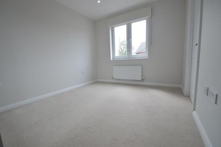 Chalvey Road East, Slough, Berkshire,SL1 - Photo 3