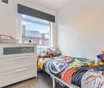 2 bedroom terraced house to rent - Photo 2