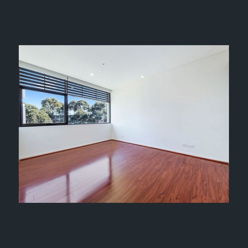 One-Bedroom Apartment With Parking - Photo 1