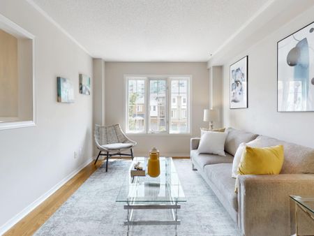 For Lease - 8 Coburg Crescent, Richmond Hill, Ontario - Photo 5