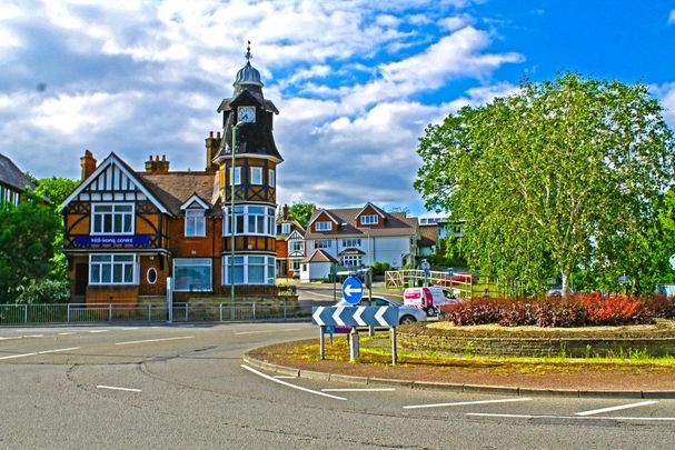 Eastmead, Farnborough, Hampshire, GU14 - Photo 1