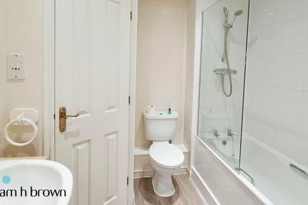 Harberd Tye - Photo 3