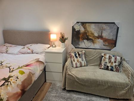 Studio Flat, Pennine Drive, NW2 - Photo 4