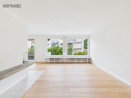 Luminous 5.5-room apartment with fireplace, washing tower & garage box - Photo 3