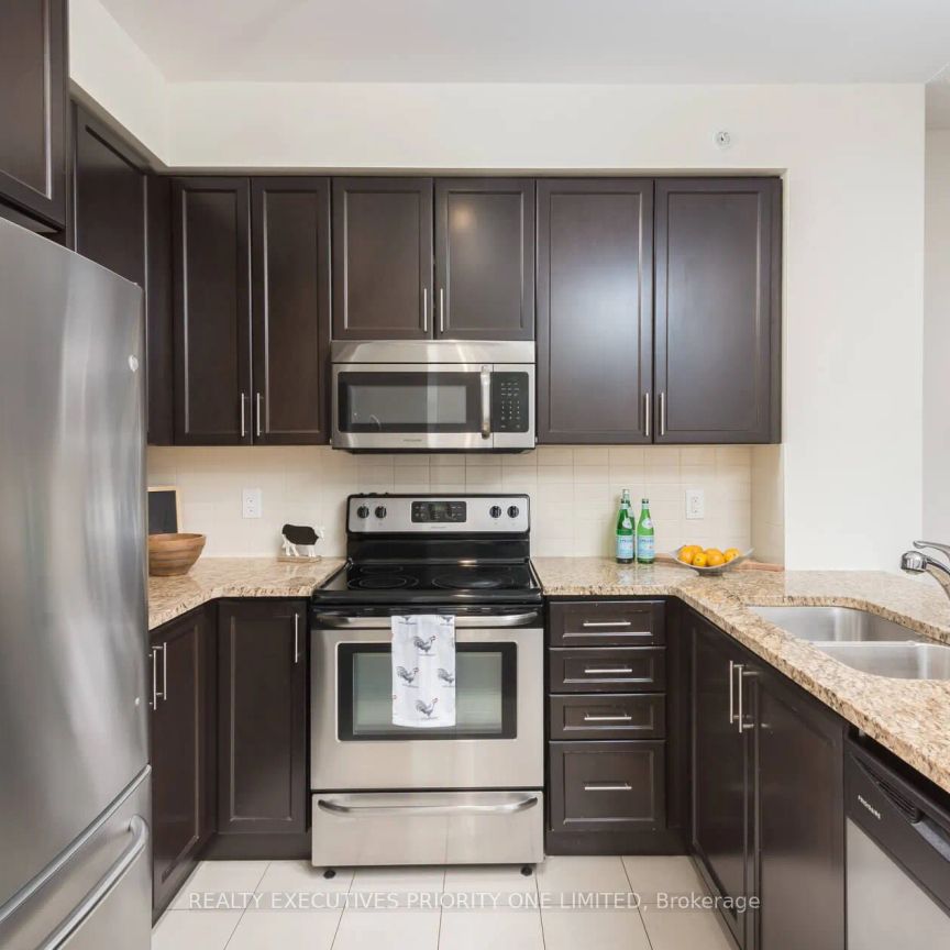 9255 Jane Street #614 - Photo 1