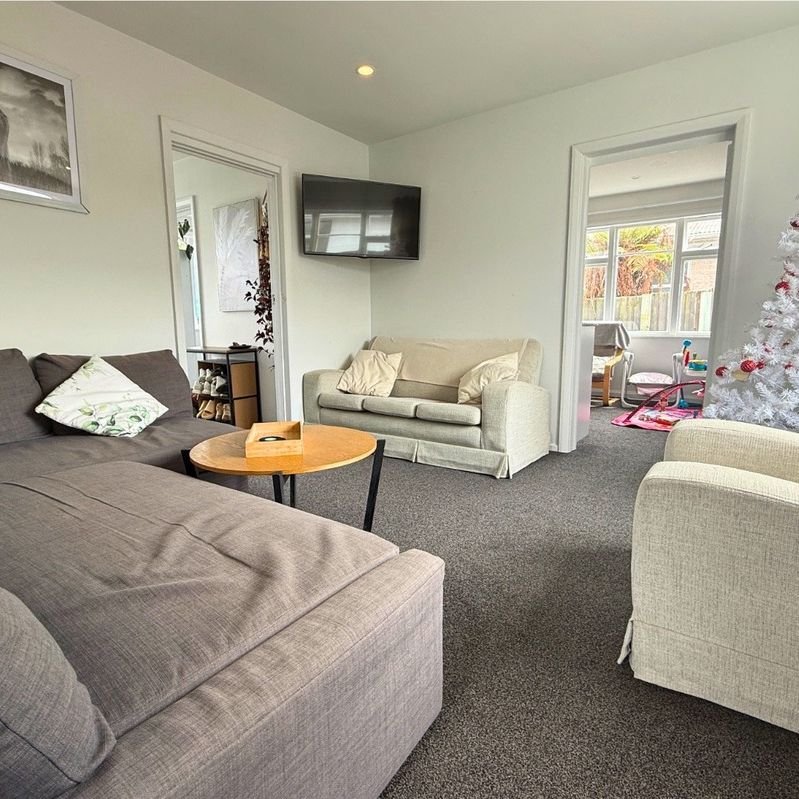 Modern 3-Bedroom Home in Central Phillipstown - Photo 1