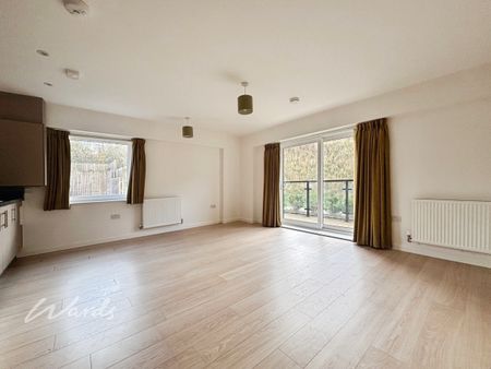 2 bedroom ground flat to rent - Photo 2