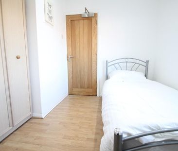 5 bedroom terraced house to rent - Photo 2