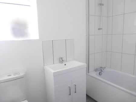 Oxhey Road, Oxhey, WD19 - Photo 2