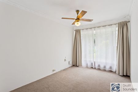 COSY COTTAGE CHARM IN PRIME PARKSIDE POSITION - Photo 4