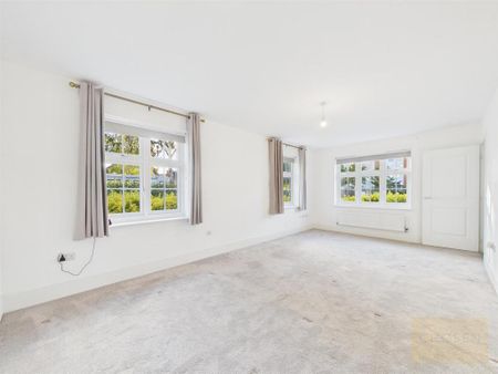 4 bedroom detached house to rent - Photo 2