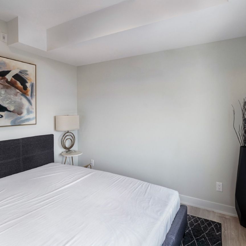 92 Hinton Avenue North - 612 - Photo 1