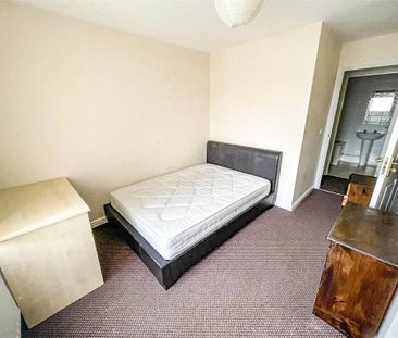 4 bedroom terraced house to rent - Photo 1