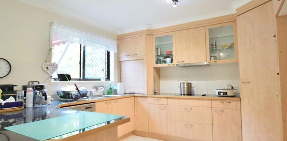 Beautiful Home Near Golf Course - Photo 2