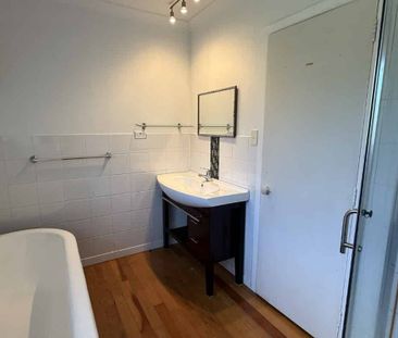 Spacious 3-Bedroom Family Home in Papakura - Photo 4