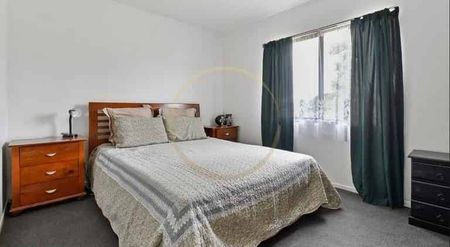 3 Bedroom 1 Bathroom house available to rent - Photo 3