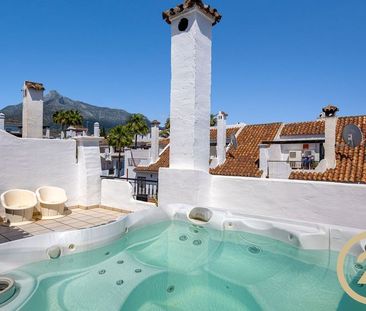 Alquiler de chalet adosado en Urbanización Los Naranjos de Marbella... - Photo 5