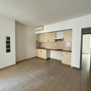 Studio à Louer Centre Ville Aubagne, - Photo 2