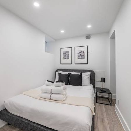 Cool & Comfortable 2BR Apt on Bloor and Ossington - Photo 4