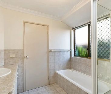 This Willagee home is affordable and close to everything. - Photo 5