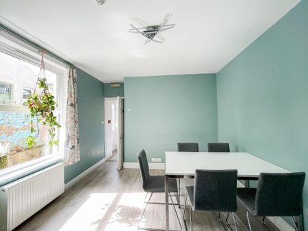 6 bedroom terraced house to rent - Photo 2