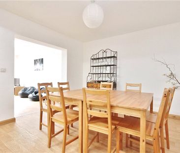 Marsh Lane, Addlestone, Surrey, KT15 1UN - Photo 2