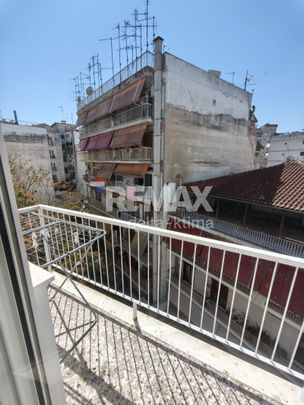 ΕΝΟΙΚΙΑΖΕΤΑΙ κατά αποκλειστικότητα γκαρσονιέρα στον 4ο όροφο συνολικής επιφάνειας 26 τ.μ. - Φωτογραφία 1