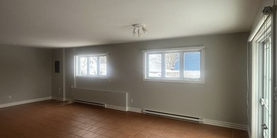 BEAU GRAND 3 ½ A LOUER - Photo 3