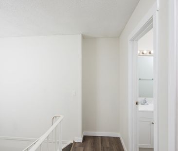 2200 Woodview Dr. SW, Calgary - Photo 5