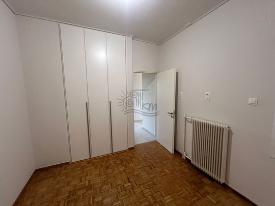 Ηράκλειο, Δημοκρατίας. Ενοικιάζεται πλήρως ανακαινισμένο γωνιακό οροφοδιαμέρισμα τεσσάρι 145 τμ, μόλις λίγα βήματα από το κέντρο της πόλης. - Φωτογραφία 1