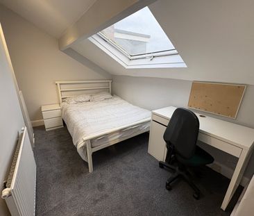 4 bedroom terraced house to rent - Photo 2