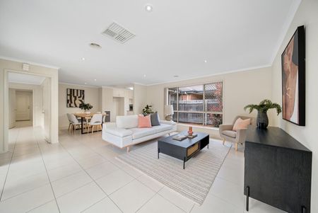 8 Funder Street, Bruce ACT 2617 - House For Rent | Domain - Photo 2